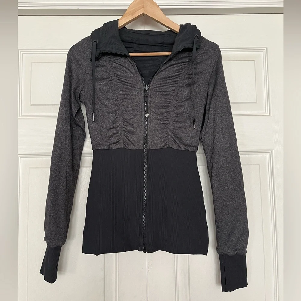 {Lululemon} Dance Studio Reversible Jacket in Black - Women's 4 ruffled